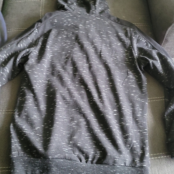 Pro Player Zip-Up size Medium - Picture 2 of 4